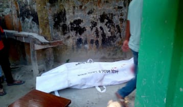 রং করতে গিয়ে ৩৩ হাজার ভোল্টেজের বৈদ্যুতিক তারে জড়ান যুবক