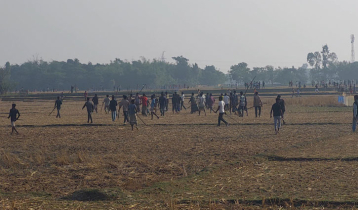 ঘোড়দৌড়কে কেন্দ্র করে দুই গ্রামবাসীর সংঘর্ষে আহত অর্ধশতাধিক