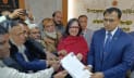 স্বতন্ত্র প্রার্থী হিসেবে মনোনয়নপত্র জমা দিলেন রুমিন ফারহানা
