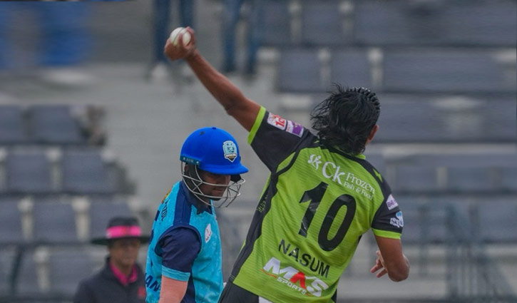 নাসুমের ঘূর্ণিতে ৬১ রানে অলআউট নোয়াখালী