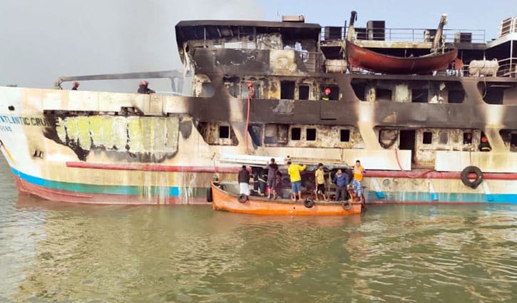 সেন্টমার্টিনগামী ‘দ্যা আটলান্টিক ক্রুজ’ জাহাজে আগুন, নিহত ১