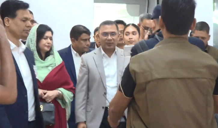 বীরের বেশে দেশে ফিরলেন তারেক রহমান 