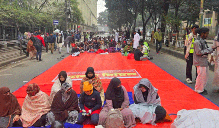 তারেক রহমানের আগমনে ইনকিলাব মঞ্চ সরল আজিজ সুপার মার্কেটে