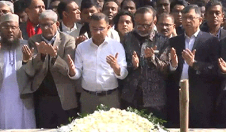 হাদির কবর জিয়ারত করলেন তারেক রহমান