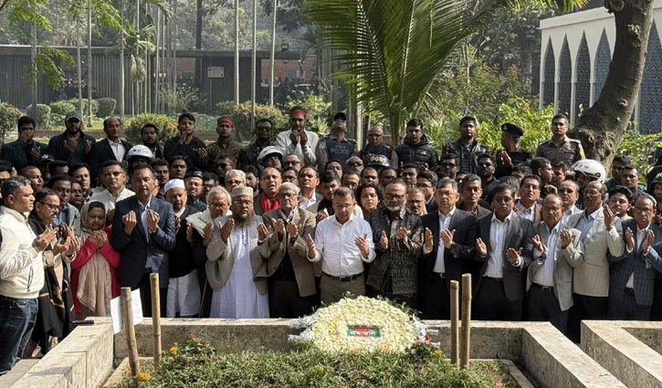 হাদির কবর জিয়ারত করলেন তারেক রহমান