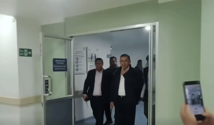 মাকে দেখতে মধ্যরাতে হাসপাতালে তারেক রহমান