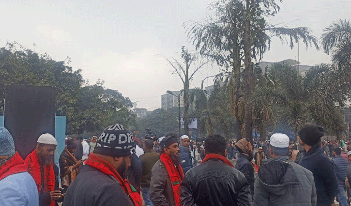 খালেদা জিয়ার জানাজায় অংশ নিতে মানিক মিয়া অ্যাভিনিউয়ে মানুষের ঢল 