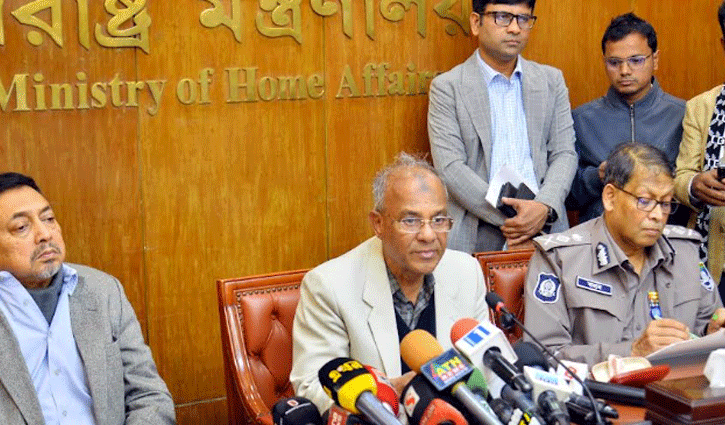 সব বাহিনীকে আইনশৃঙ্খলা পরিস্থিতি নিয়ন্ত্রণে রাখার নি‌র্দেশ