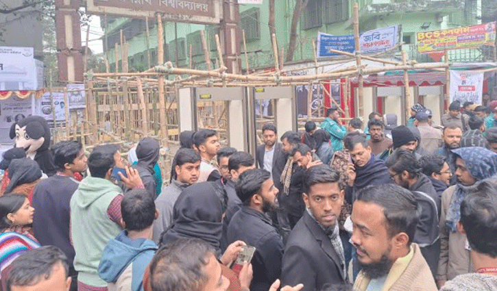 উৎসবমুখর জবি ক্যাম্পাস, ভোট শুরু ৯টায়