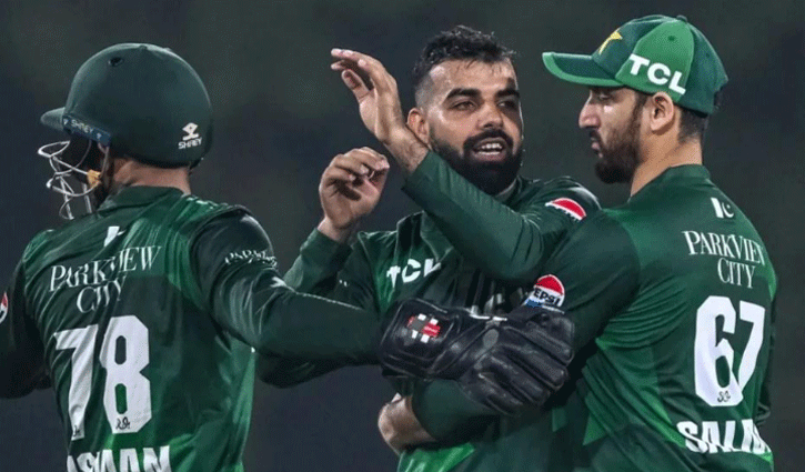 দলে ফিরে পাকিস্তানের জয়ের নায়ক শাদাব