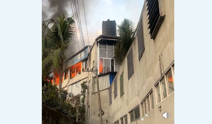 পূবাইলে কার্টন কারখানায় আগুন, নিয়ন্ত্রণে ৭ ইউনিট