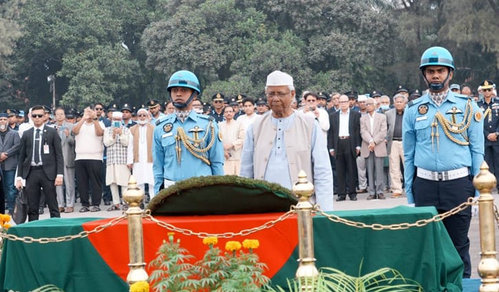 এ কে খন্দকারের ফিউনারেল প্যারেড অনুষ্ঠিত
