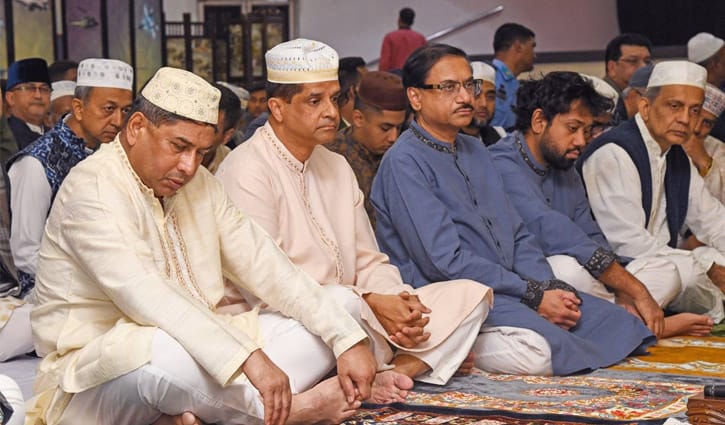 এ কে খন্দকারের রুহের মাগফেরাত কামনায় বিশেষ দোয়া মাহফিল