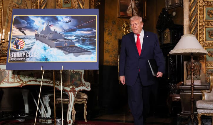 বিশ্বের সবচেয়ে শক্তিশালী যুদ্ধজাহাজ আনছে যুক্তরাষ্ট্র, দাবি ট্রাম্পের