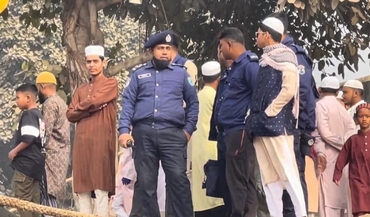 নারায়ণগঞ্জে বাল্কহেড থেকে লাফিয়ে বুড়িগঙ্গা নদীতে নিখোঁজ ২ শ্রমিক 