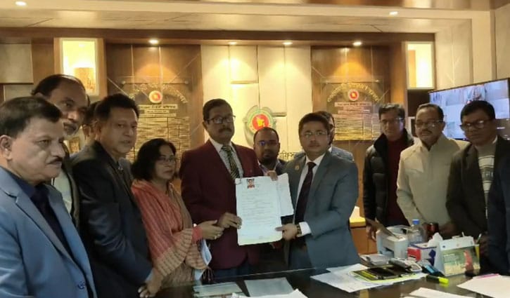 কিশোরগঞ্জ ৪: মনোনয়নপত্র জমা দিয়েছেন ফজলুর রহমান