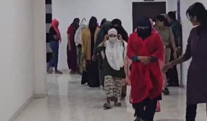 গুজরাটে দেহব্যবসা চক্রের হাত থেকে ১২ বাংলাদেশি নারী উদ্ধার