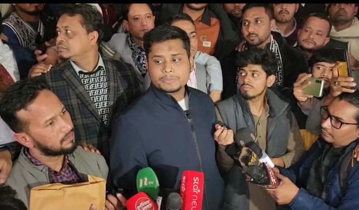 প্রশাসন বিএনপির দিকে ঝুঁকে পড়েছে: হাসনাত