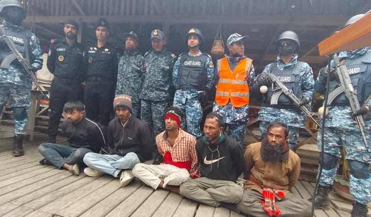 সুন্দরবনে যৌথ অভিযানে ৩ জিম্মি উদ্ধার, গ্রেপ্তার ৬ 