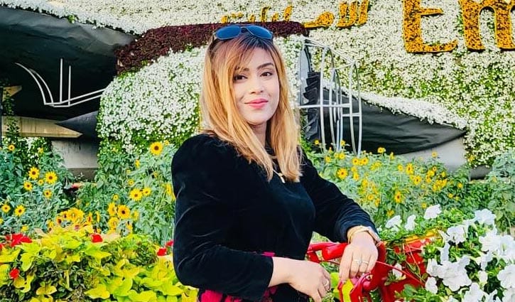 বছর শেষে চমক দিলেন মিষ্টি জান্নাত