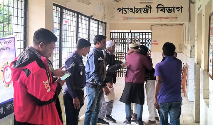 ঈশ্বরদীতে মোটরসাইকেল-অটোরিকশা সংঘর্ষে নিহত ২