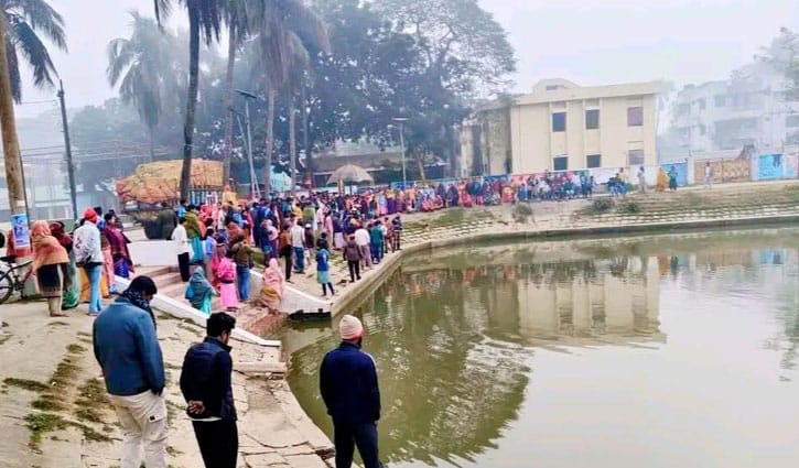 ধামরাই উপজেলা পরিষদের পুকুরে ভাসছিল বৃদ্ধার লাশ