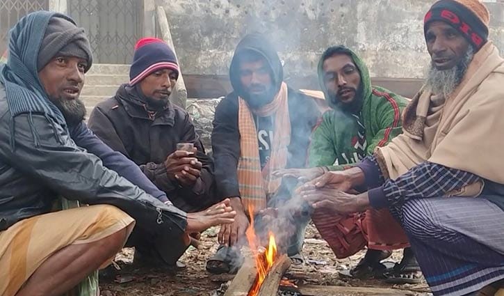 ঘন কুয়াশায় শীতের তীব্রতা, জনজীবনে ভোগান্তি