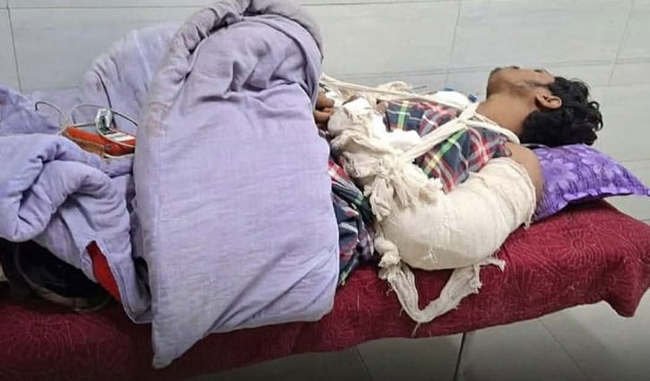 কুপিয়ে তরুণের দুই হাত ও এক পা প্রায় বিচ্ছিন্ন, জামায়াতের ২ কর্মী গ্রেপ্তার