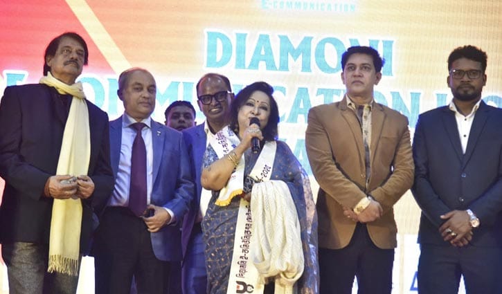 আজীবন সম্মাননা পেলেন আনোয়ারা-রফিকুল-আবিদা