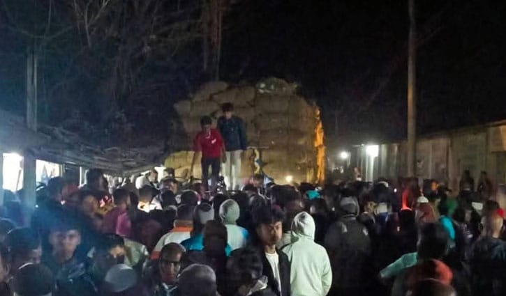 দিনাজপুরে সড়ক দুর্ঘটনায় শিশুসহ নিহত ২