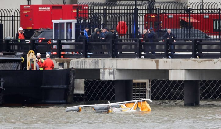 নিউ ইয়র্কে হেলিকপ্টার বিধ্বস্ত হয়ে নদীতে, নিহত ৬