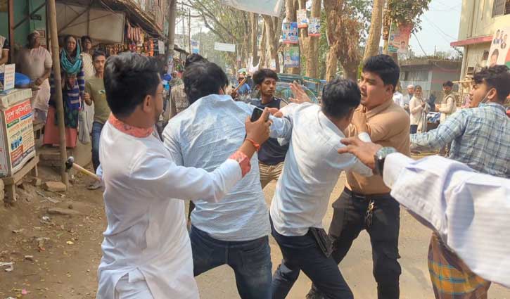 শরীয়তপুরে হাতুড়ি নিয়ে সাংবাদিকের উপর হামলা, আহত ৪