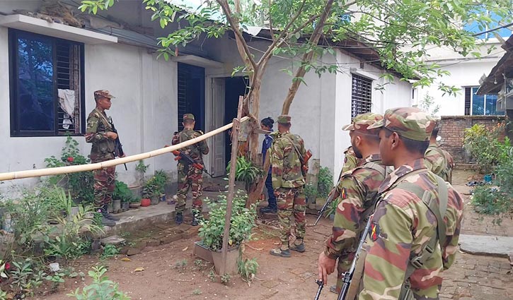 ৭২ ঘণ্টায়ও খোঁজ মেলেনি চবির অপহৃত ৫ শিক্ষার্থীর