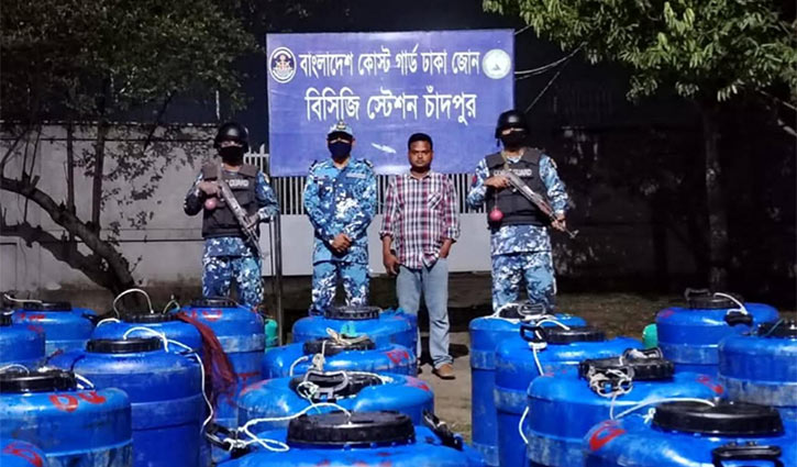 হাইমচরের মেঘনায় ১২ লাখ চিংড়ি রেনু জব্দ, পরে ডাকাতিয়ায় অবমুক্ত