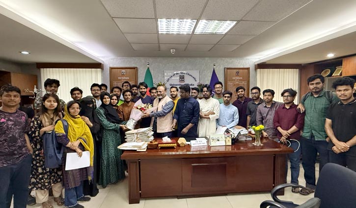 ১০ রমজানের মধ্যে ঢাবিতে সশরীরে ক্লাস শেষ করার দাবি