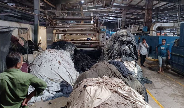 গজারিয়ায় সিকোটেক্স ডাইং এন্ড প্রিন্ট্রিং ফ্যাক্টরিতে আগুন গজারিয়ায় সিকোটেক্স ডাইং এন্ড প্রিন্ট্রিং ফ্যাক্টরিতে আগুন