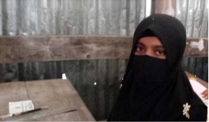 রাতে বাবার লাশ দাফন, সকালে পরীক্ষায় বসল মেয়ে