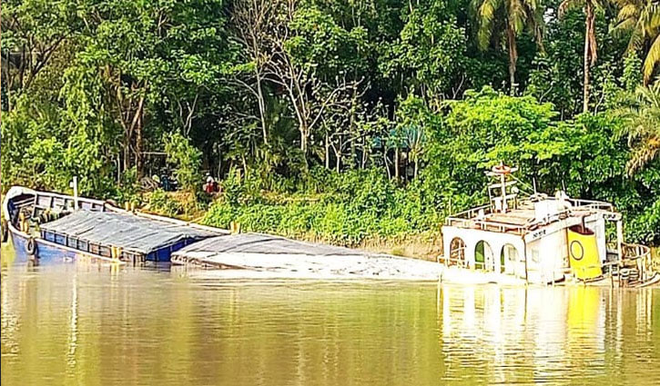 নওয়াপাড়া নদীবন্দর: ভৈরব নদে ১৮ মাসে একের পর এক জাহাজ ডুবি
