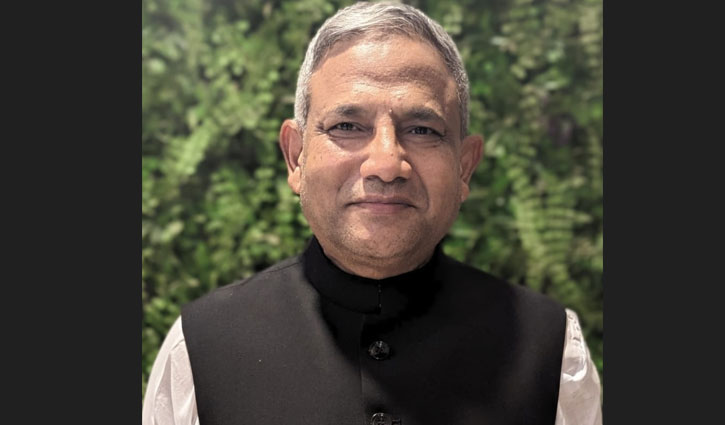 রিমান্ডে শেখ হাসিনার সাবেক সামরিক সচিব মিয়াজী রিমান্ডে শেখ হাসিনার সাবেক সামরিক সচিব মিয়াজী