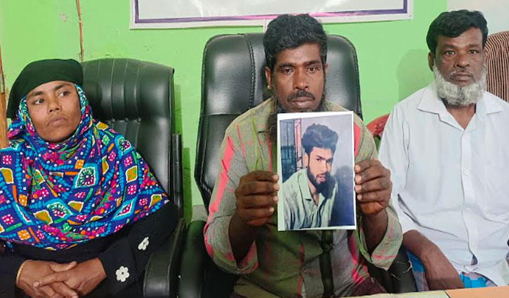 সন্তানের খোঁজ চান মা-বাবা