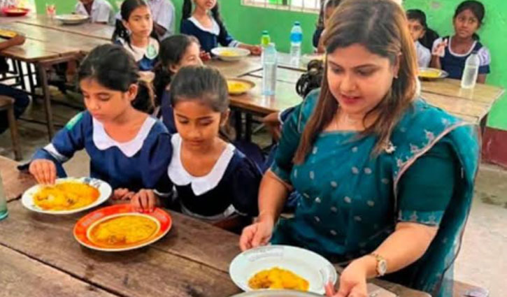 নারায়ণগঞ্জে ৩০ স্কুলে চালু হলো ‌‘মিড ডে মিল’