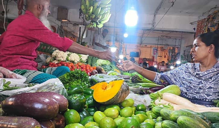 নিত্যপণ্যের দাম সহনীয় থাকায় স্বস্তি