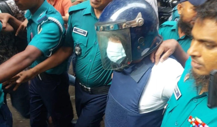 হত্যাচেষ্টার মামলায় ৭ দিনের রিমান্ডে অভিনেতা সিদ্দিক