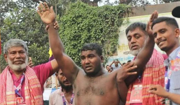 জব্বারের বলীখেলার ১১৬তম আসরে চ্যাম্পিয়ন বাঘা শরীফ 
