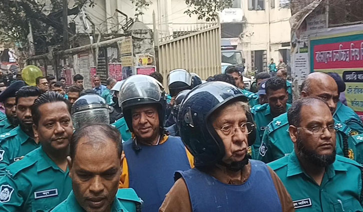 মুক্তিযোদ্ধাকে অপমানিত করা হচ্ছে, আদালতে শমসের মবিন চৌধুরী 