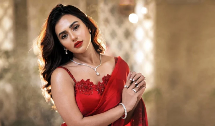 নতুন সিনেমা নিয়ে পর্দায় আসছেন নুসরাত ফারিয়া