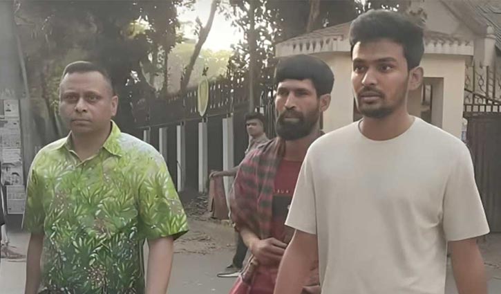 পল্টনে আটক সেই ব্যক্তিকে ছাড়ালেন উপদেষ্টা আসিফ মাহমুদ
