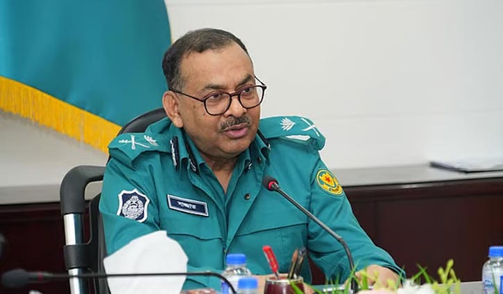 ‘ধর্ষণ’ শব্দের বদলে ‘নারী নির্যাতন’ ব্যবহারের অনুরোধ ডিএমপি কমিশনারের ‘ধর্ষণ’ শব্দের বদলে ‘নারী নির্যাতন’ ব্যবহারের অনুরোধ ডিএমপি কমিশনারের