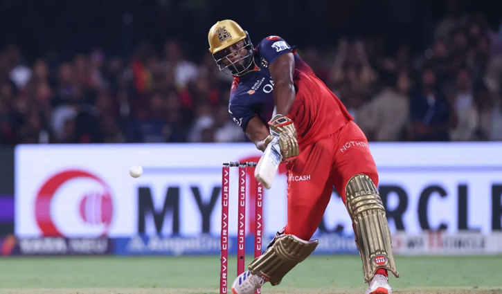 ধোনি-কোহলির শেষ লড়াইয়ে রেকর্ডের বন্যা