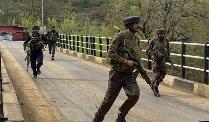 26 killed after gunmen open fire on tourists in Kashmir 26 killed after gunmen open fire on tourists in Kashmir